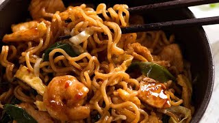 Mie Goreng Mee Goreng  Indonesian noodles [upl. by Mayor505]